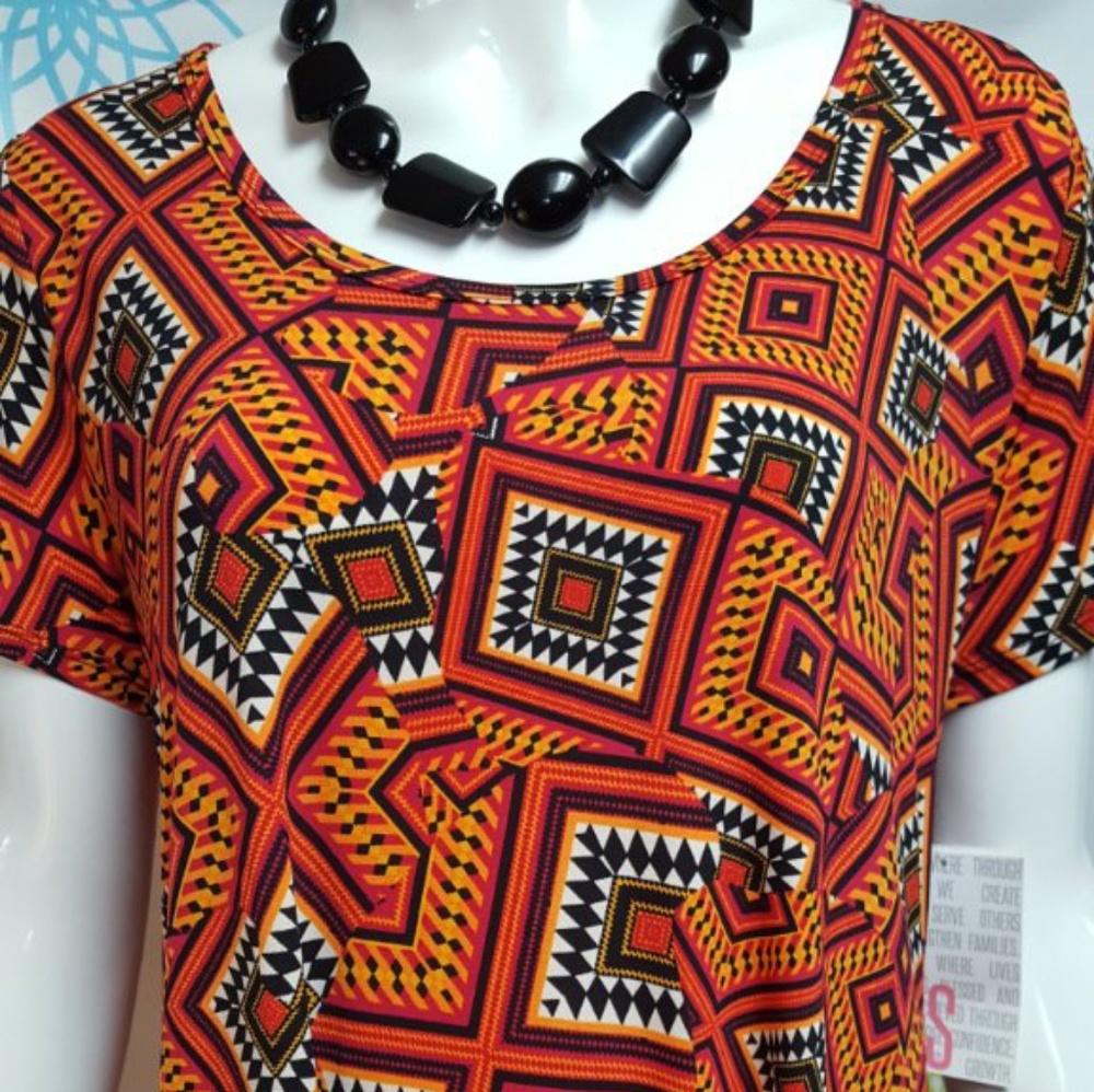 Lularoe classic tee